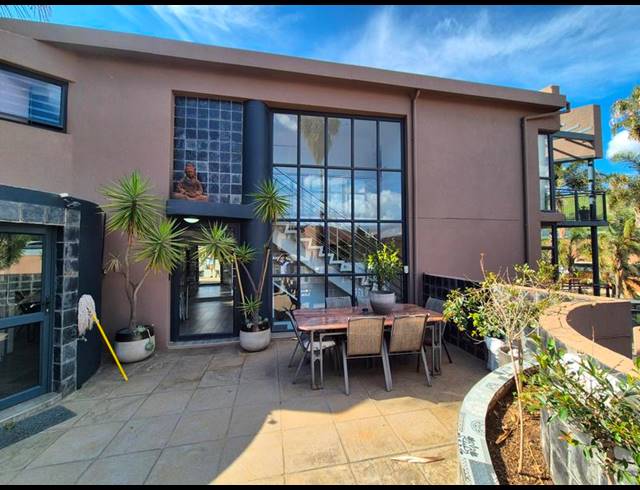 2 BEDROOM DUPLEX FOR SALE IN BASSONIA